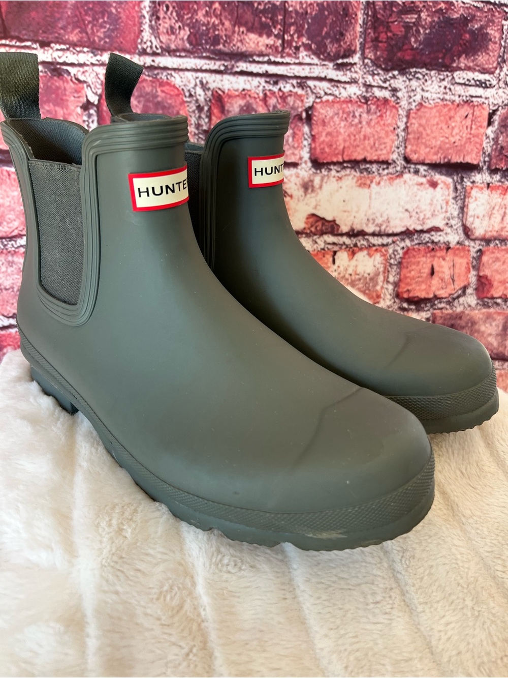 Hunter Men’s Olive Green Chelsea Rain Boots